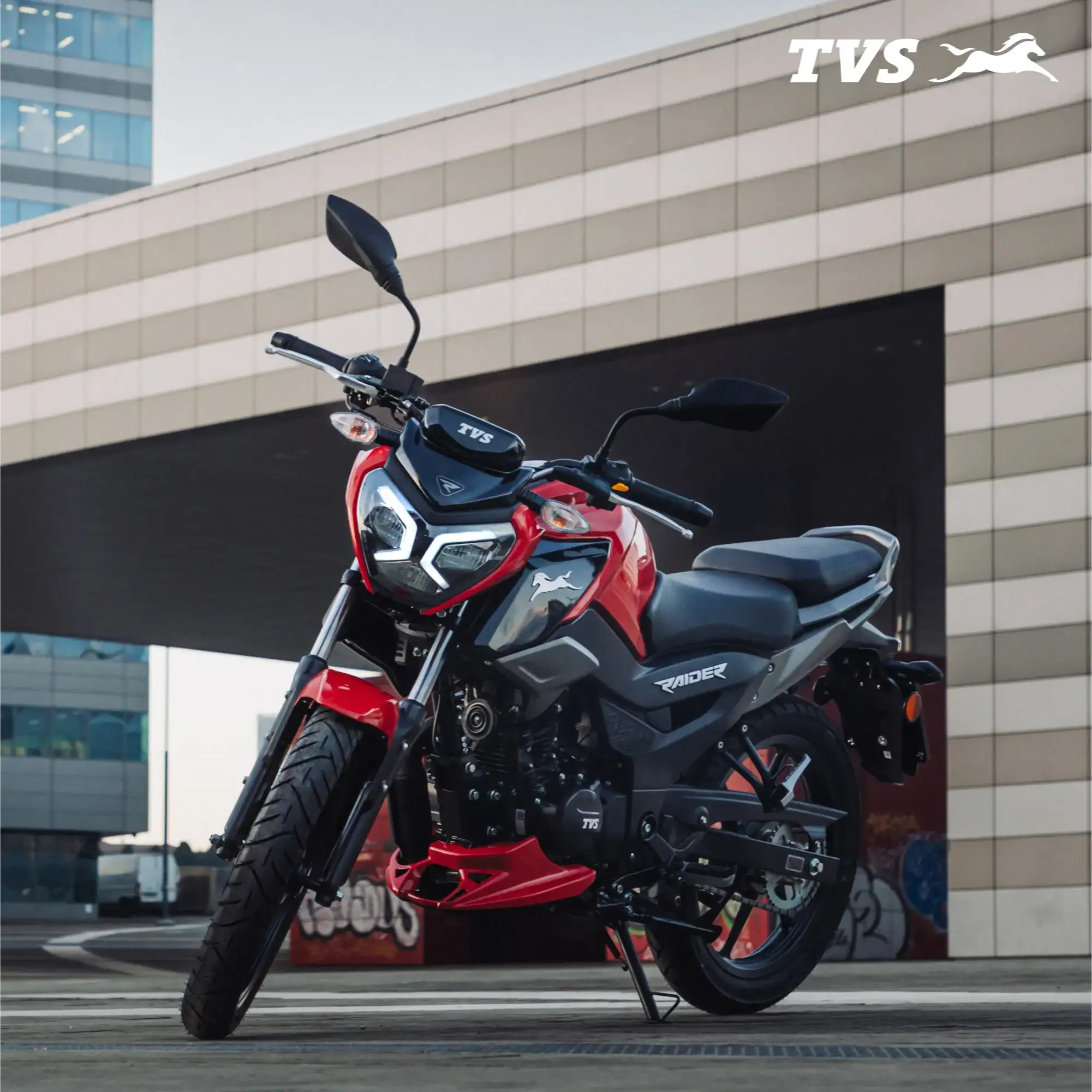 TVS RAIDER 125. LA MOTO ENTRY-LEVEL CHE CONIUGA TECNOLOGIA E STILE
