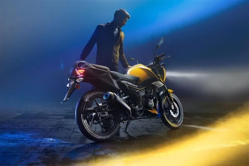 tvs raider 125 copertina video